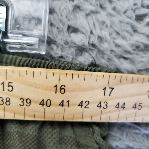 Asics Shorts Mens XL Green Camouflage Elastic Waist Zip Pocket Lightweight Activ - Picture 4 of 9